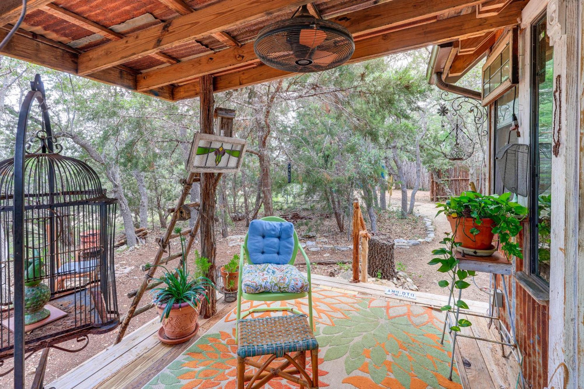 Pet-Friendly Wimberley Cabin With Fire Pit And Hot Tub Экстерьер фото