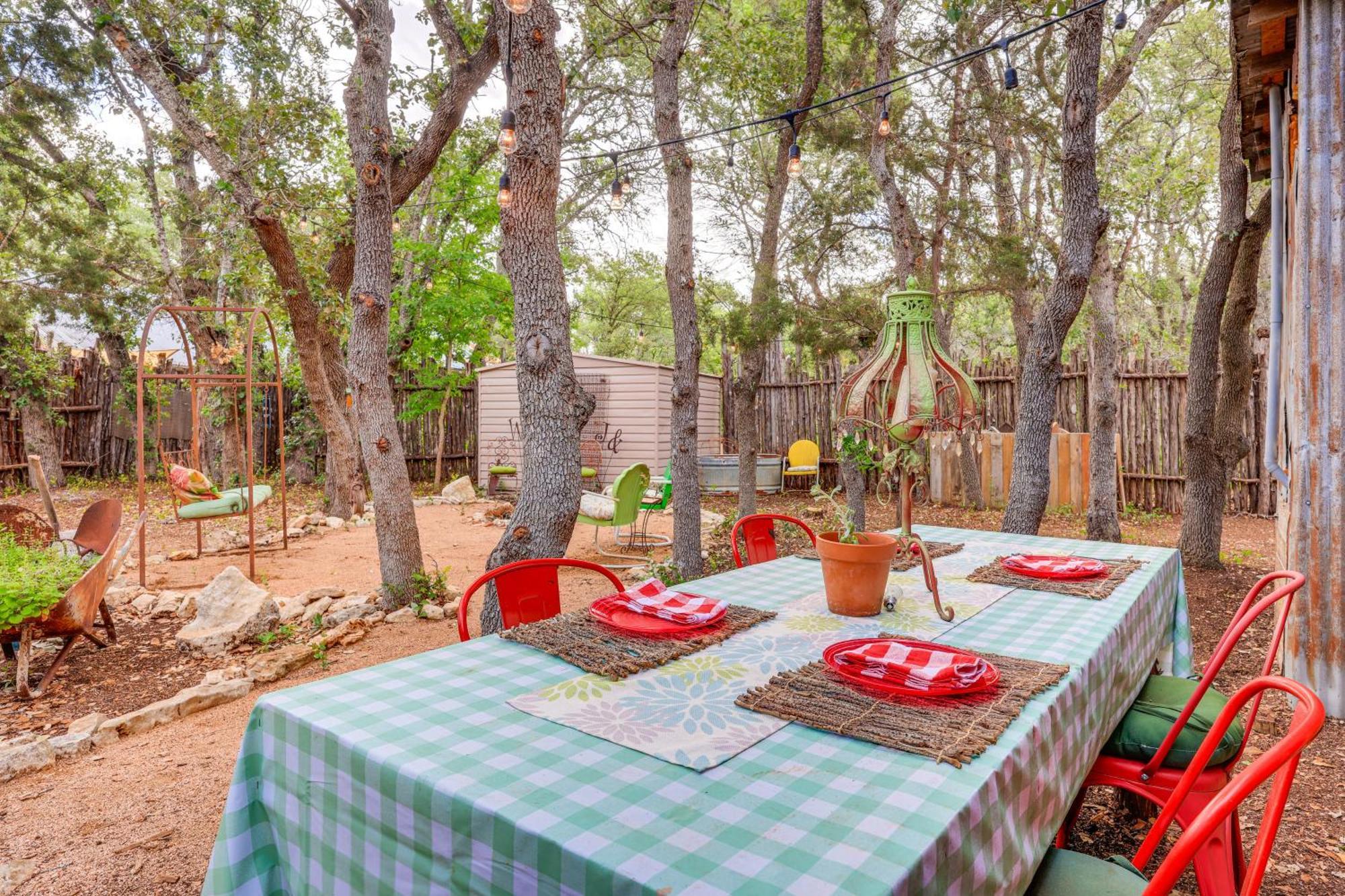 Pet-Friendly Wimberley Cabin With Fire Pit And Hot Tub Экстерьер фото